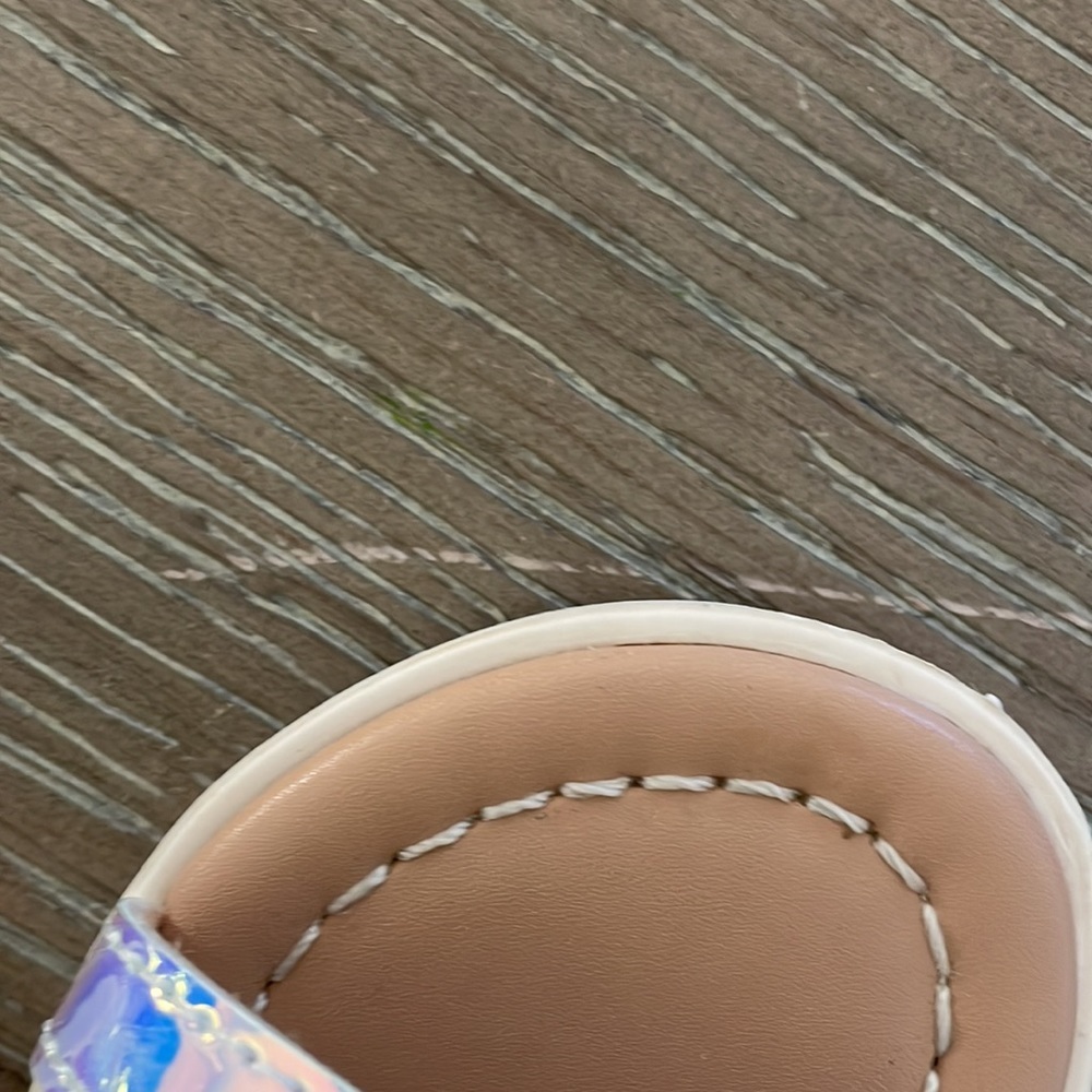 Cynthia Rowley size 6 irredescent rainbow sandals - Picture 12 of 15